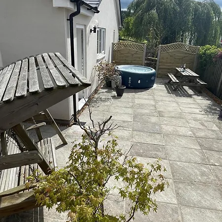 Large New Studio Apartment And Hot Tub - Private Hideaway In The Brecon Beacons Bwlch Exterior foto