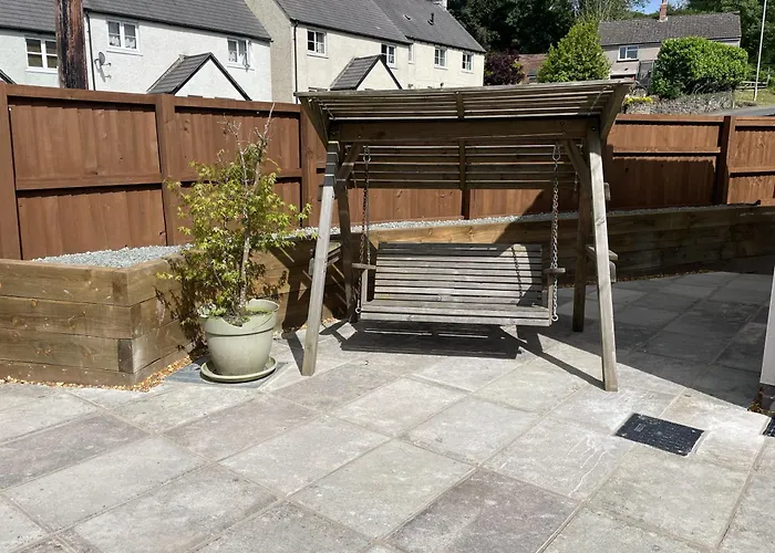 Large New Studio Apartment And Hot Tub - Private Hideaway In The Brecon Beacons
