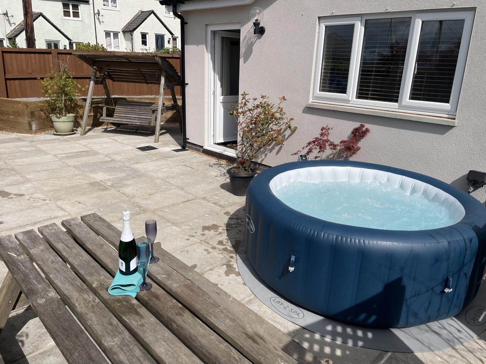 Large New And Hot Tub - Private Hideaway In The Brecon Beacons